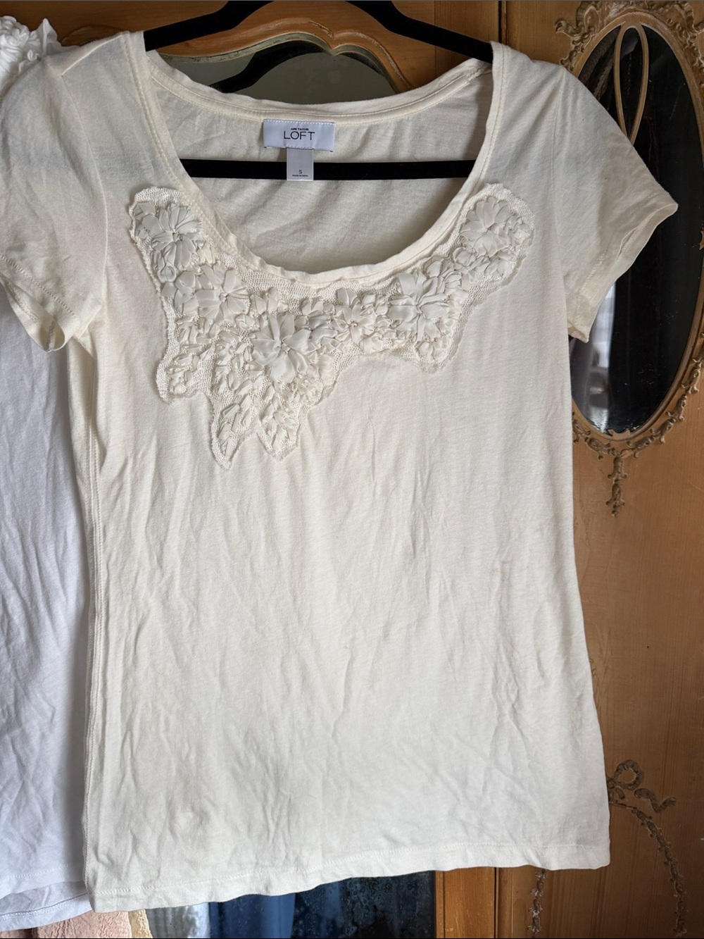 LOFT Cream Short-Sleeve Scoop Neck Tee with Floral Appliqué